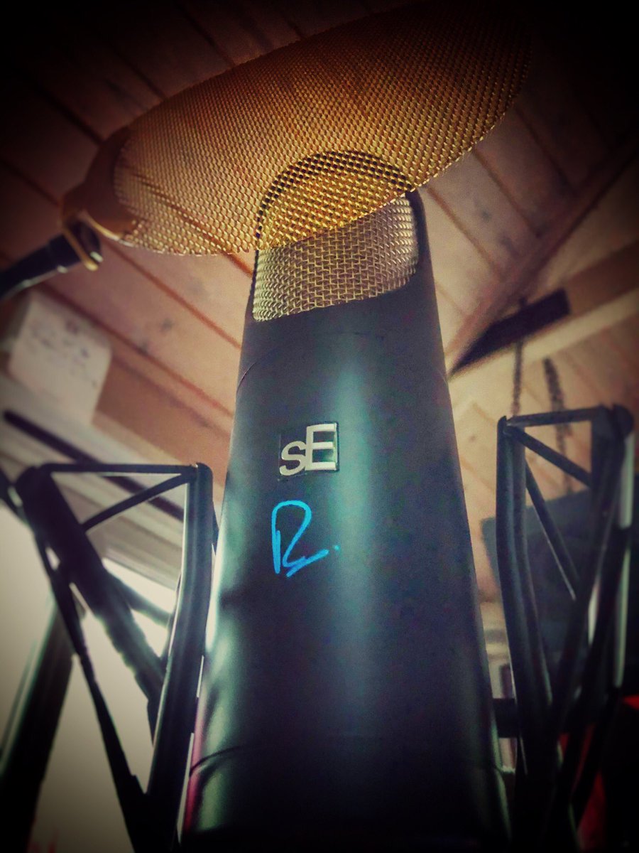 Backing vocal day. #microphone #condensermic #rupertneve #vocals #singers #recordingengineer #mixengineer #music #recordingstudio