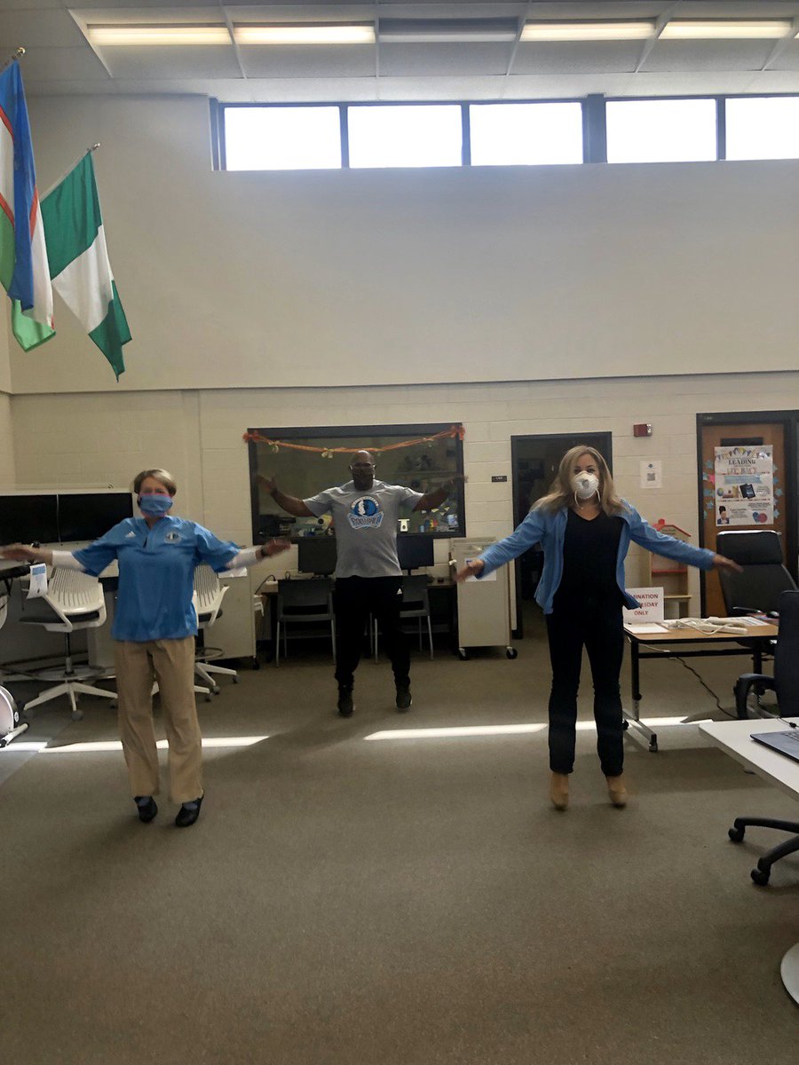 MHSOutreach's tweet photo. Get Movin’ Monday! #mhsvirtualspirit #mustangstrong https://t.co/j2dTFPnfct
