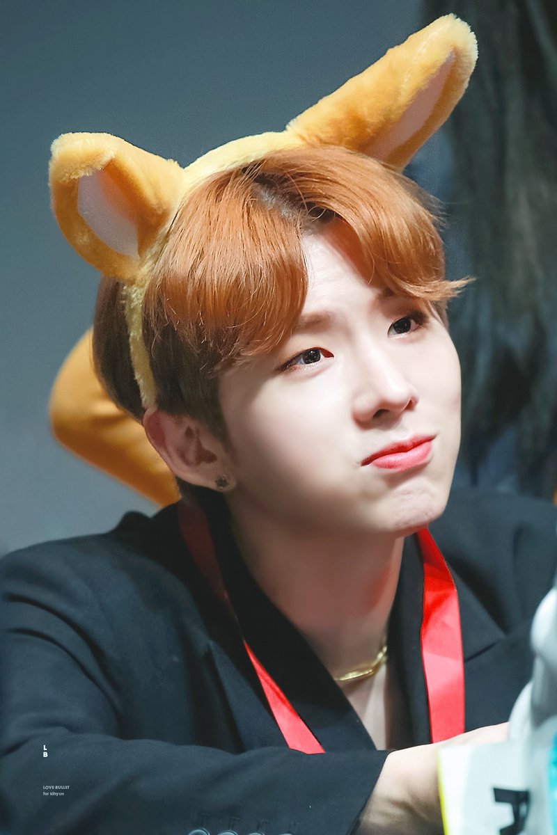 He& #39;s always so focused on monbebe :& #39;) @OfficialMonstaX