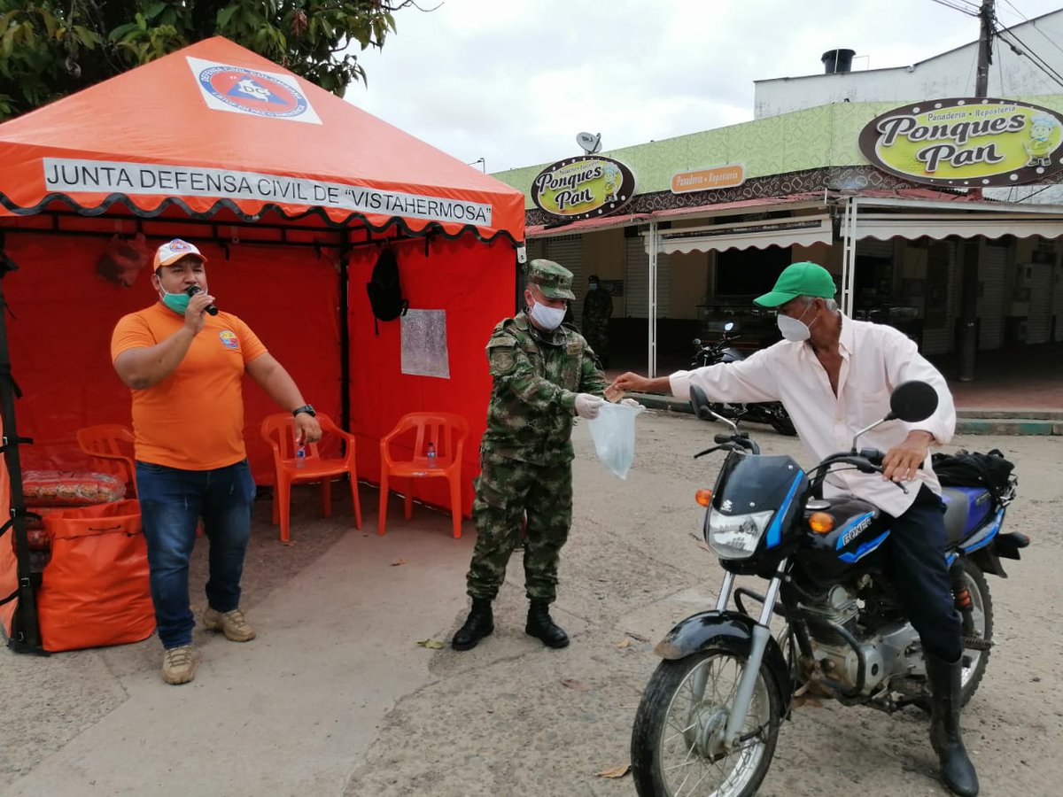 ftc_omega's tweet photo. [DESTACADO] En #VistaHermosa, #Meta, tras la contingencia por el #COVID19, nuestro #BATOT6 junto con la @DefensaCivilCo, lideran campaña de donación; con el fin de brindar ayuda a las familias más vulnerables del municipio.
#OperaciónSanRoque 
#CEO https://t.co/e1rmm5IZd6