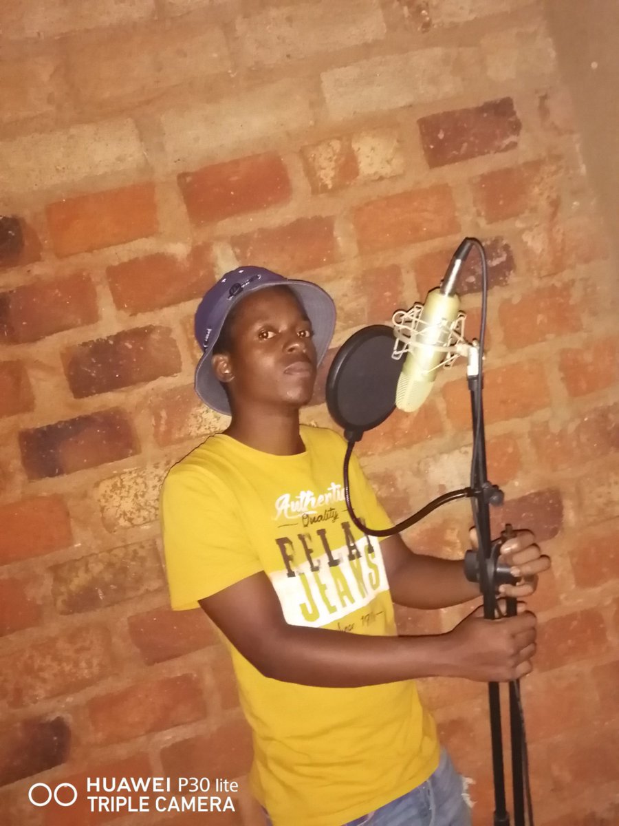 Freshkay17's tweet image. Music is my life💕❤️💞🔥🔥