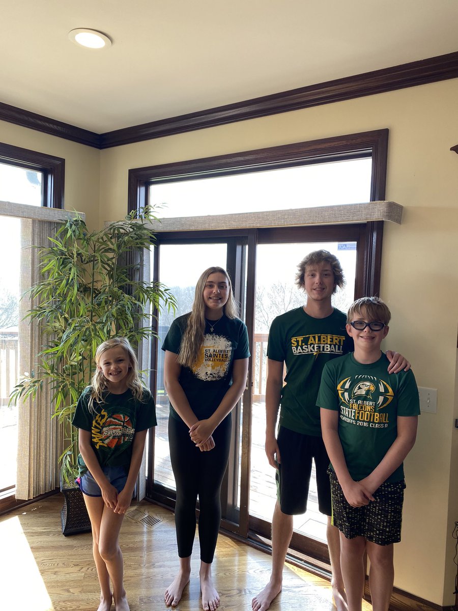 JoeNarmi's tweet photo. Favorite SA Shirt Day. @narmi_sam @Allison_Narmi #SASPIRITWEEK https://t.co/yLU0yaNf7l