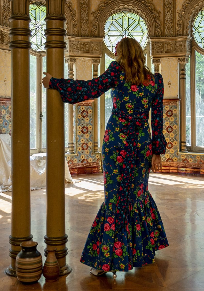jodie comer blue floral dress Jodie Comer wearing The Vampire's Wife Floral Gypsy Tea Dress while filming Series 3 of Killing Eve