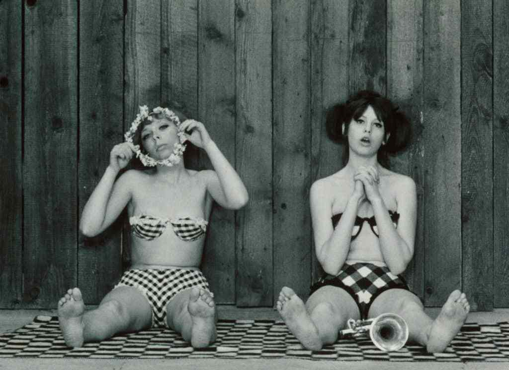 miochat's tweet image. Věra Chytilová: 1966, Sedmikrásky (Daisies / Madeliefjes) igal.nl/2020/04/11/ver…