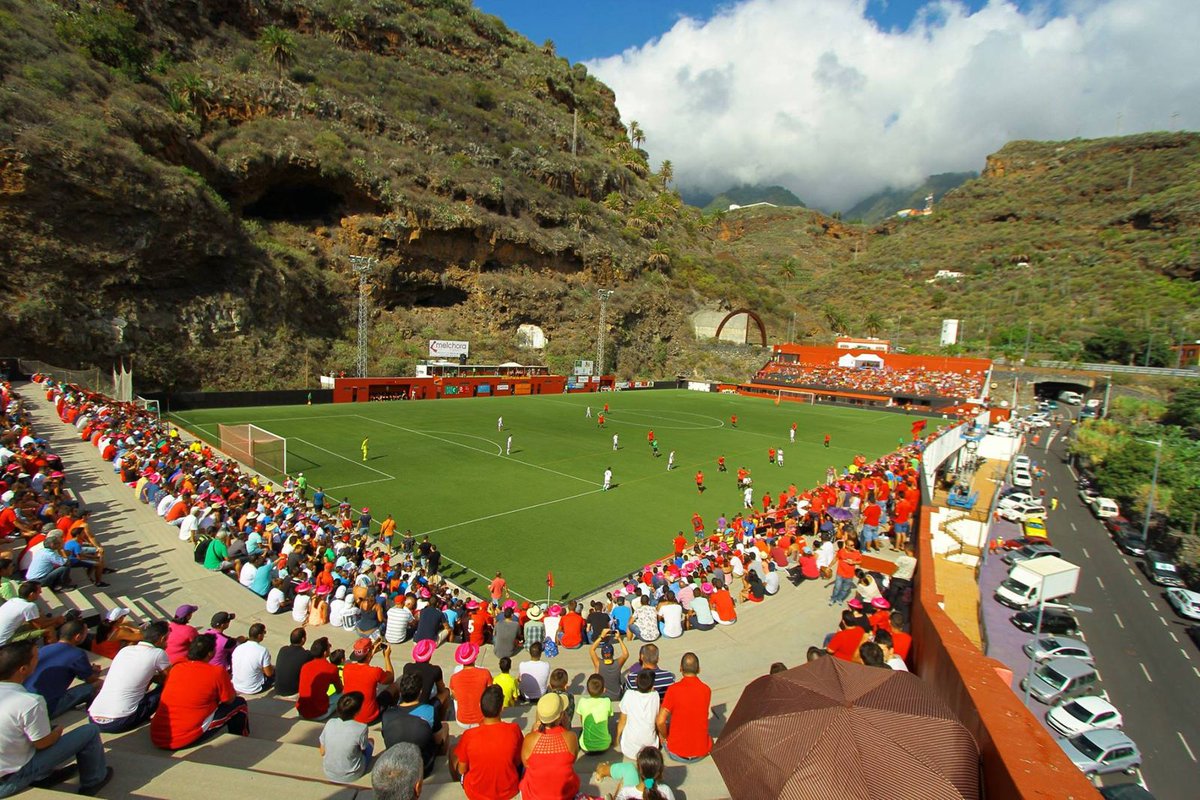 Estadio Silvestre Carrillo EspañaClub: CD MensajeroCapacidad: 4.000Inaugurado: 1977