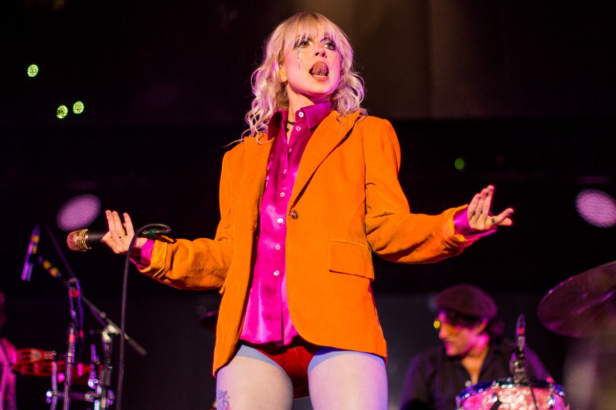 hayley williams at the forum // a very necessary thread