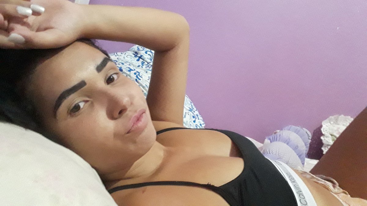 CarolSinceraa's tweet photo. Quero guerra com ninguém!
#BoaNoite
#SonhemComigo 😴 https://t.co/QqoeyCht3P