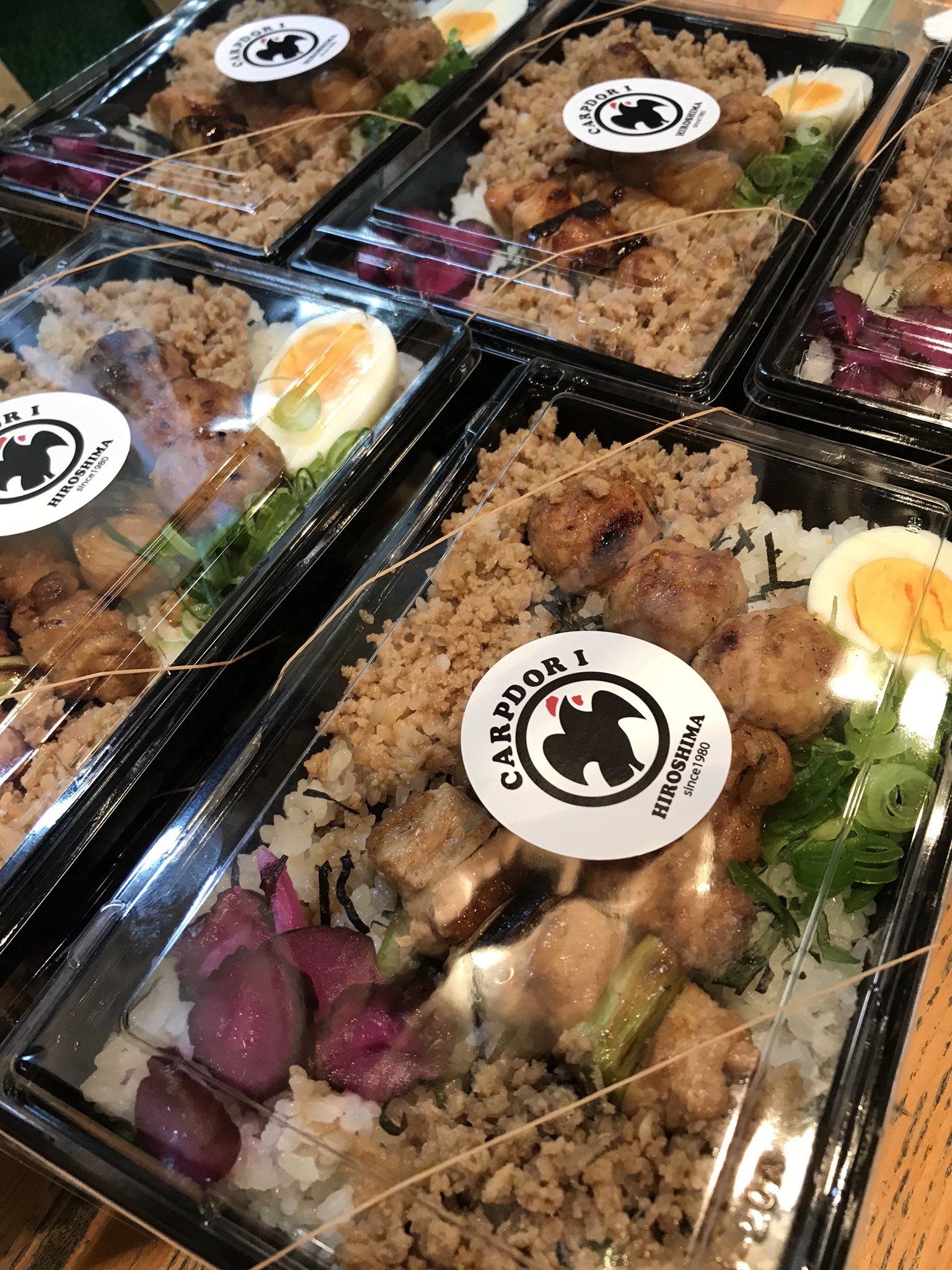 カープ鳥ひろしま カープ鳥中の棚店 毘沙門店です 今日も元気にランチ限定お弁当販売しまーす お待ちしております カープ鳥 ランチ お弁当 お持ち帰り テイクアウト 弁当 中区 広島市 安佐南区 Carpdori 焼鳥 出前 おうち