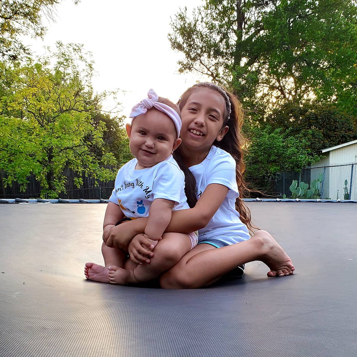 MMarieV10's tweet photo. Look how fucking beautiful my girls are 😩😭🔥😍🥰💕 https://t.co/FxfvmQBHNC