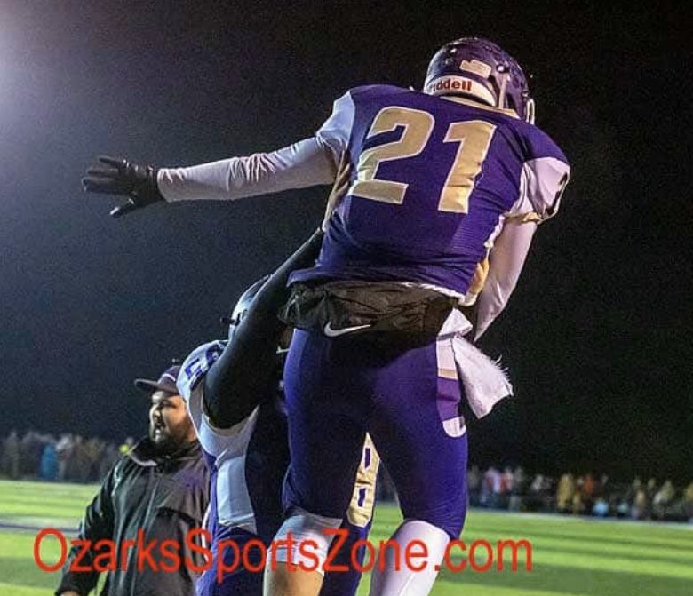 cooper_ezard's tweet photo. Crazy to think COVID could potentially get in the way of my senior season... #AllTrustInGod https://t.co/XQAUORdWak