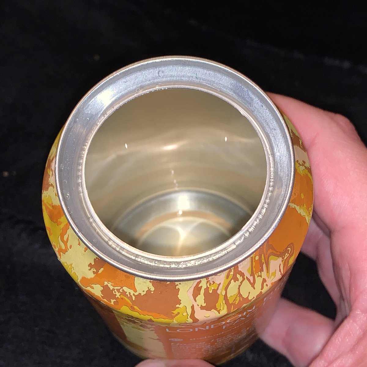 Al_Mc72's tweet image. Not a bad bevvy from the @LDNBEERFACTORY with a rather unique sized ring pull... 

#beer #sessionbeer #ipa #sessionIPA #craftbeer