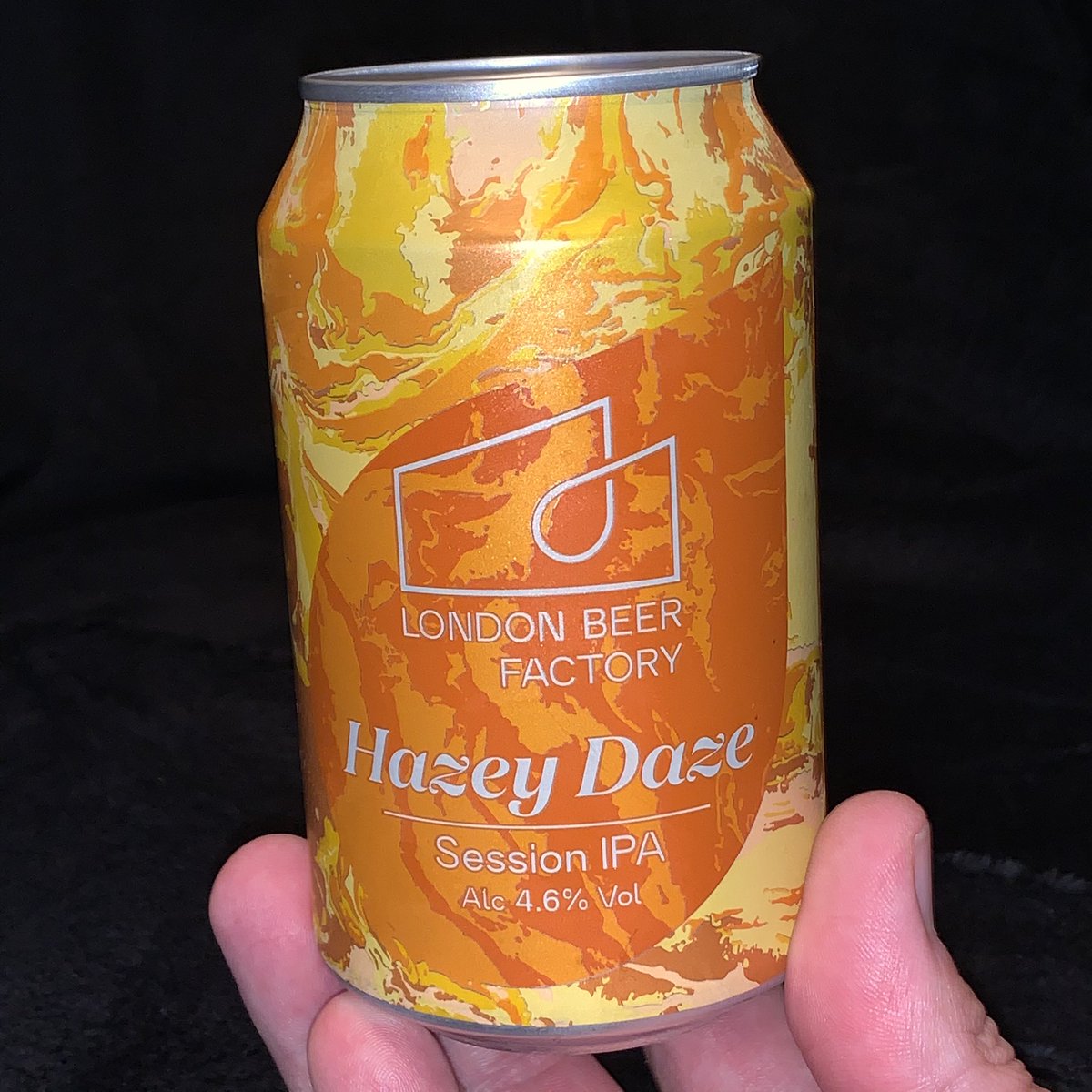 Al_Mc72's tweet image. Not a bad bevvy from the @LDNBEERFACTORY with a rather unique sized ring pull... 

#beer #sessionbeer #ipa #sessionIPA #craftbeer