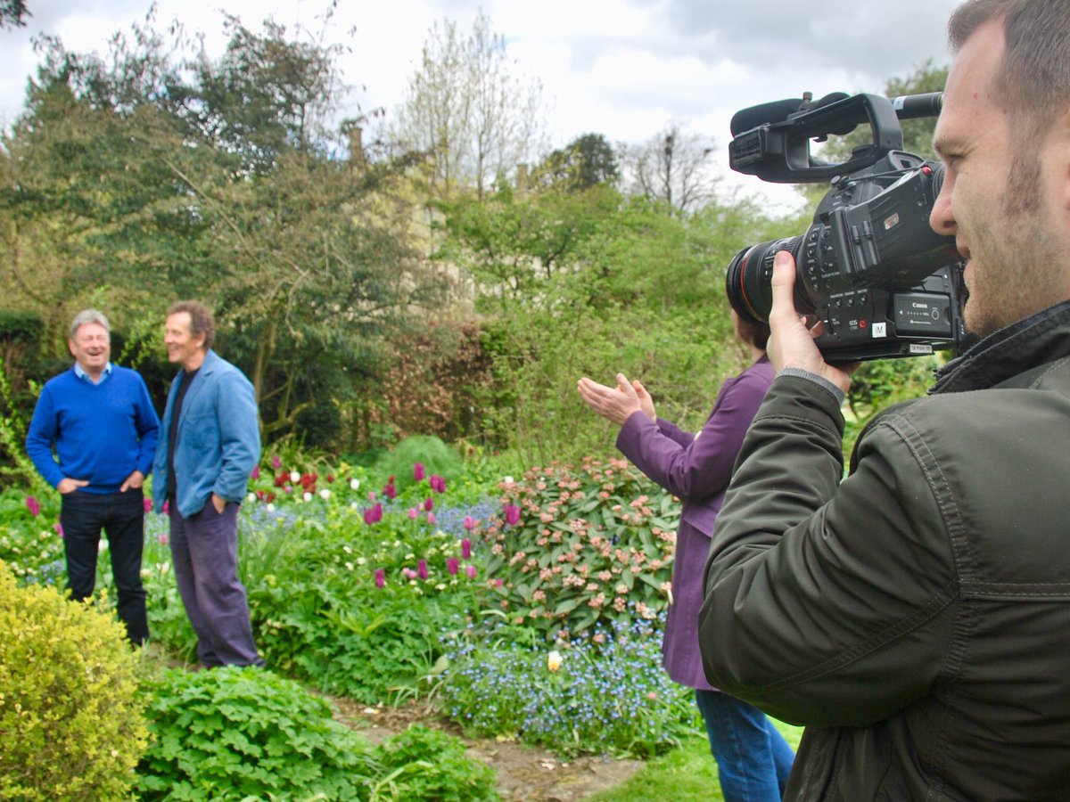 lucyhall_GW's tweet photo. 3 years ago today: @GWmag shoot with @TheMontyDon and #AlanTitchmarsh to mark 50yrs of @GWandShows on TV. Run-up was nerve-wracking but on the day we had a blast - you can tell! Happy days. Watch when Monty met Alan on video
https://t.co/CnyYWgb54P
 #gardenersworld @jasonphotos https://t.co/7Ox2kGBUia