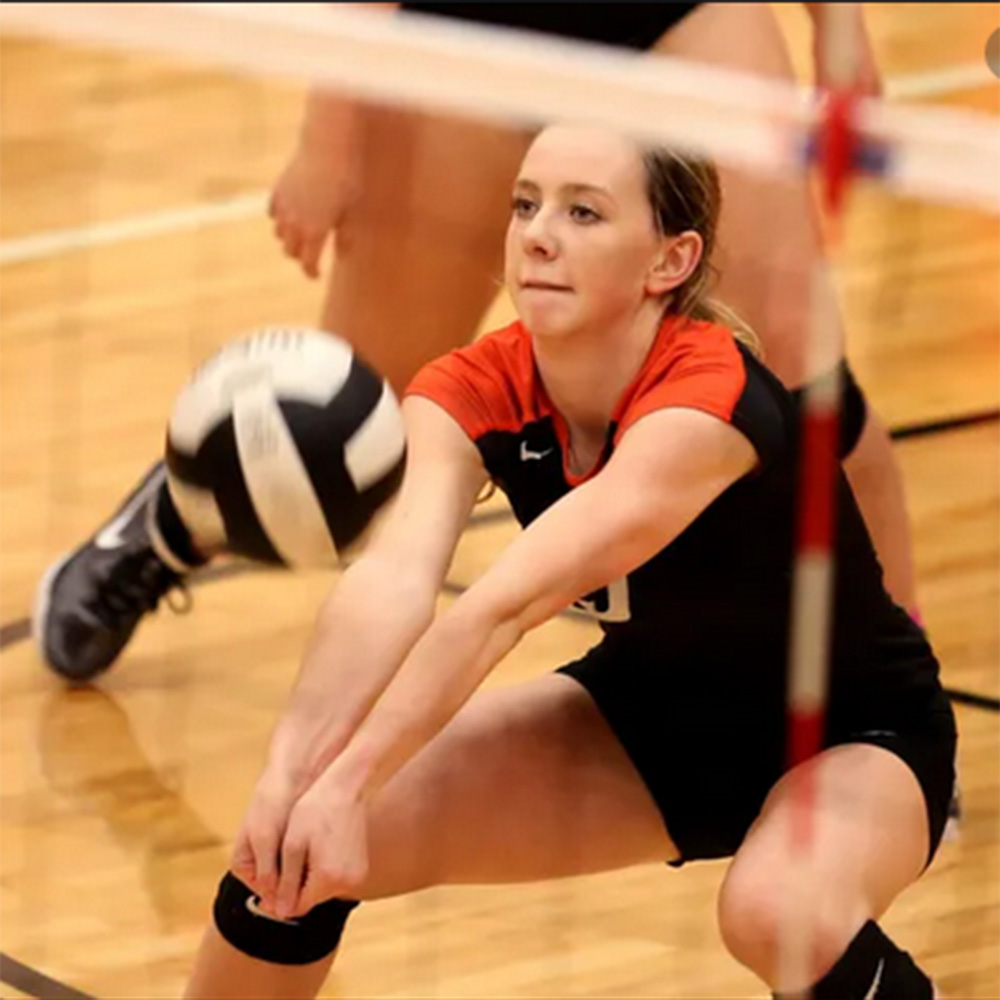 Welcome to the program Sprague High School outside hitter Bridgette Smith! The all-state selection and conference player of the year is Sprague's all-time leader in kills and aces, and will join the Hornets for the indoor season. #StingersUp hornetsports.com/sports/wvball/…