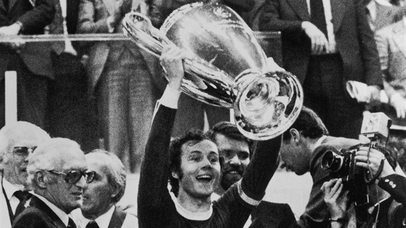 1) En los 70, el fútbol europeo era dominado por 3 gigantes. Ajax de Cruyff (3), Bayern de Beckenbauer (3) y Liverpool de Dalglish(2) habían ganado las últimas 8 ediciones de la Copa de Europa. Desbancarlos parecía imposible. Pero las hazañas estaban a la vuelta de la esquina.