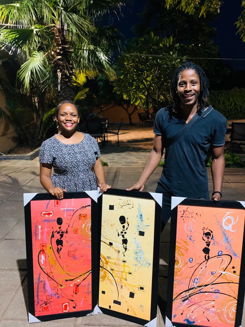 BaReSaIdOo's tweet photo. "With Art the HeArt is ecstatic"
My #abstractpainting on hardboard
 #NtshalamoragoBW 
🔌🎨 #BarestainArts Hmu! https://t.co/mcKhmbaVlm