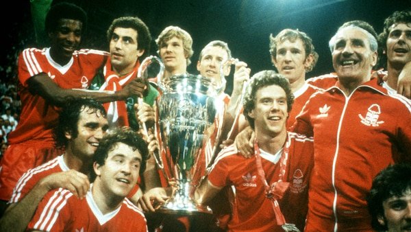 4) "Los Hombres Milagrosos" como los conocían en Inglaterra eliminaron a Liverpool, terminaron coronándose campeones de Europa en el 79 y repitieron título un año después ganando la final a Hamburgo. N.Forest es el único equipo que posee más Copas de Europa que títulos de liga.