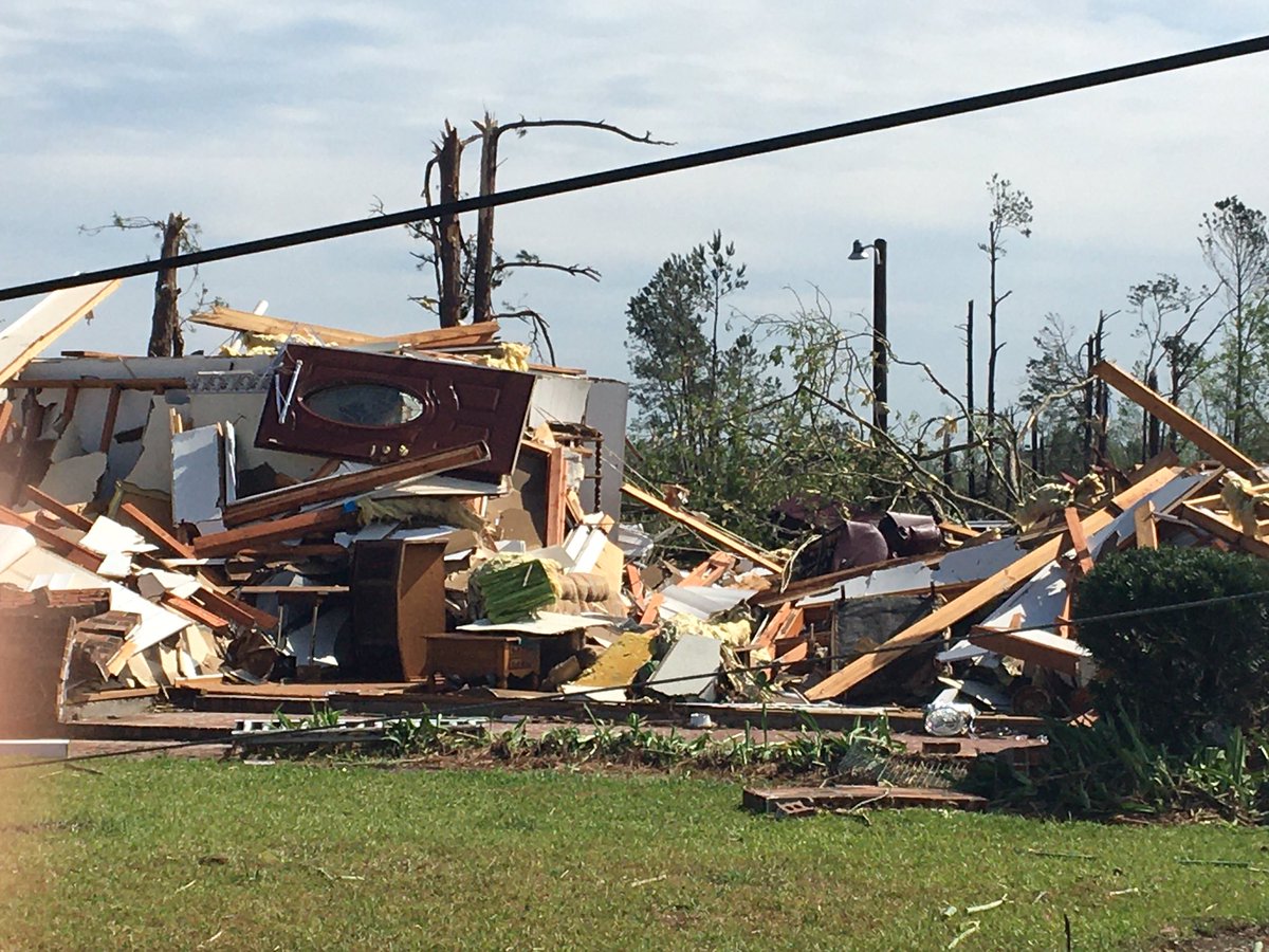 KatieWTGS's tweet photo. 5 people were killed in a tornado that ripped through Hampton County early this morning. Here are a few pictures of the aftermath, but it doesn’t even scrape the tip of the iceberg. My heart breaks for the families who lost everything in an instant. https://t.co/CifJrT68rj