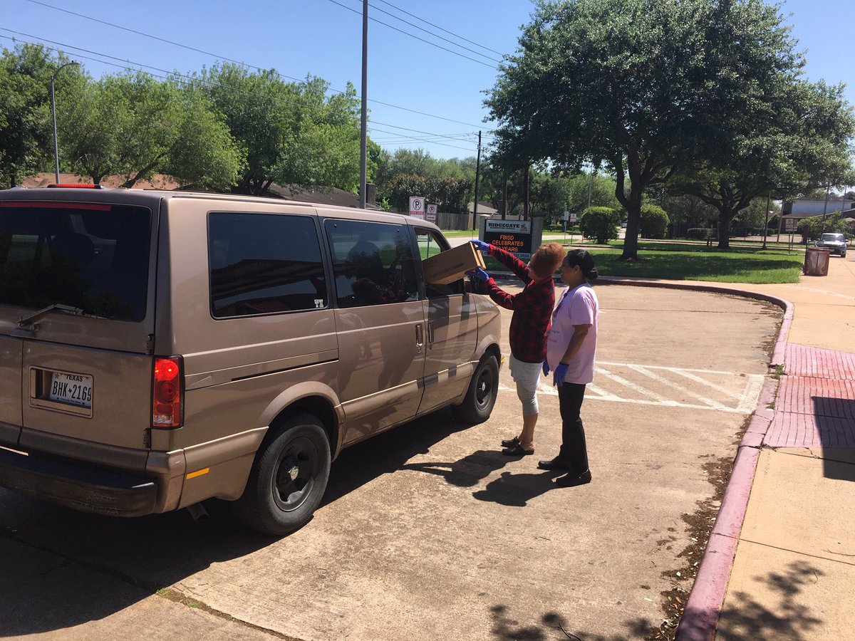RepPeteOlson's tweet photo. Continuing to give a shout out of “THANKS” to our heroes making sure every child in @FortBendISD eats breakfast & lunch in spite of #COVID19 closing all schools, I admired the passion of ladies at #Ridgegate ES! @RGE_Rangers @MsRivas9 @FBISDFoodie https://t.co/ITXdvmj0Ac
