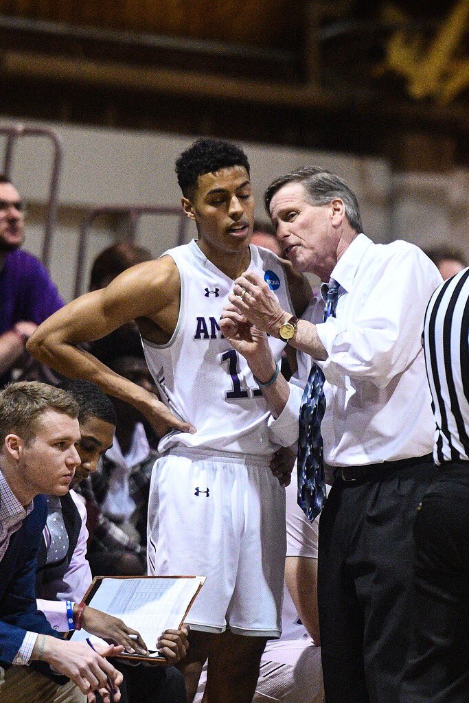 GametimeGrant11's tweet photo. Thank you, Coach Hixon for everything you have done for this program. My family and I are forever thankful for your passion, wisdom, and sincere love that you have consistently shown for your players. Here’s to a legend that I’m blessed to have had the opportunity to play for ❤️ https://t.co/J6wZKDEWrF
