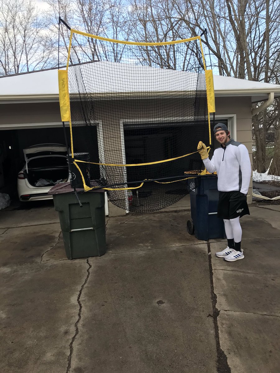 conorjmerton's tweet photo. Long toss in 30 degrees https://t.co/SoQjEvHw33