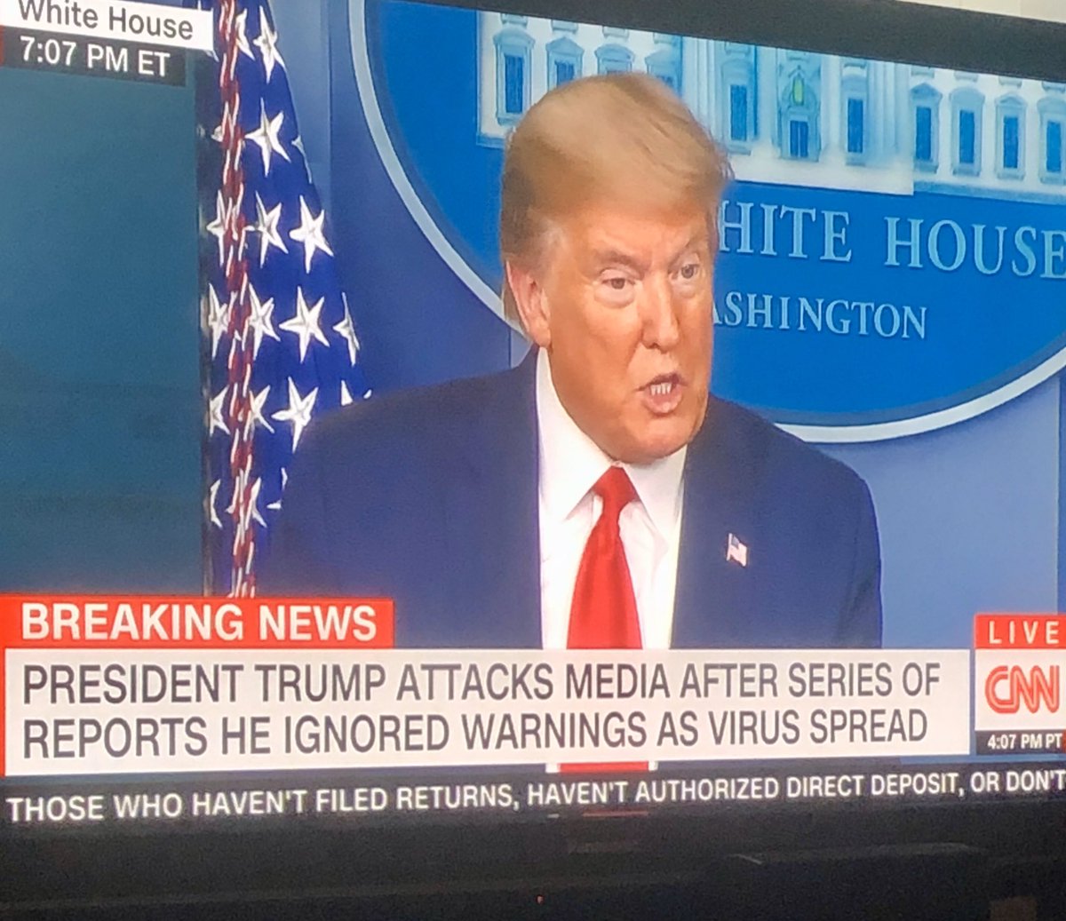 stefaniagalllo's tweet photo. Wow I am LIVING for the person creating the savage headlines right now on CNN!! Omg Trump is literally INSANE!! https://t.co/Pj6ybeAgQ1