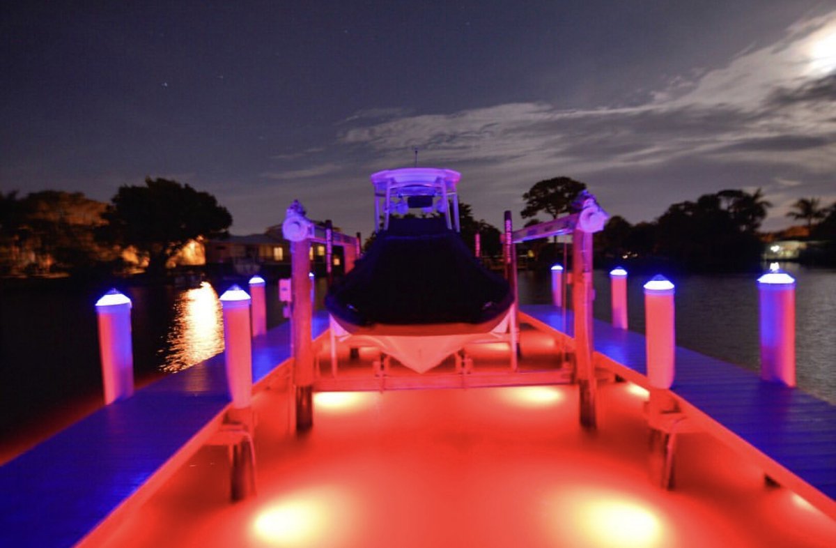 Doklite_DokLife's tweet image. AWESOME picture from our friend Richie D. in Palm City, FL! Thanks for the photo, Richie!

#docklight #solarlights #solar #waterfront #lakefront