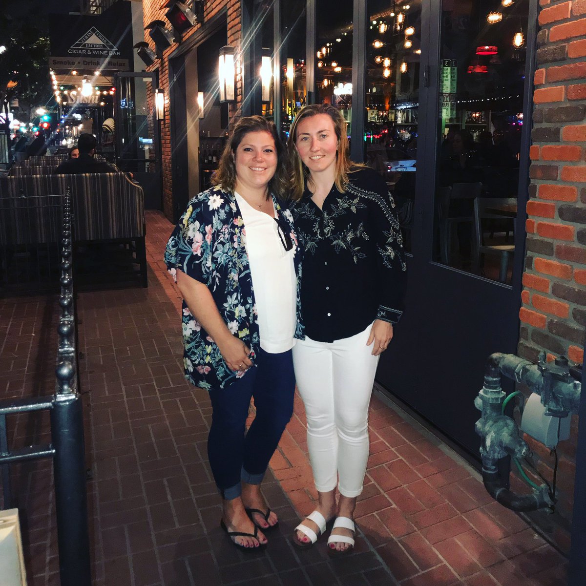 Megz8138's tweet photo. Can’t wait until we can go back to exploring (and leave the house) ✈️ 🧳 💛 #vacay #sandiego #latergram @acorn_42 https://t.co/uLeDlVjEJq