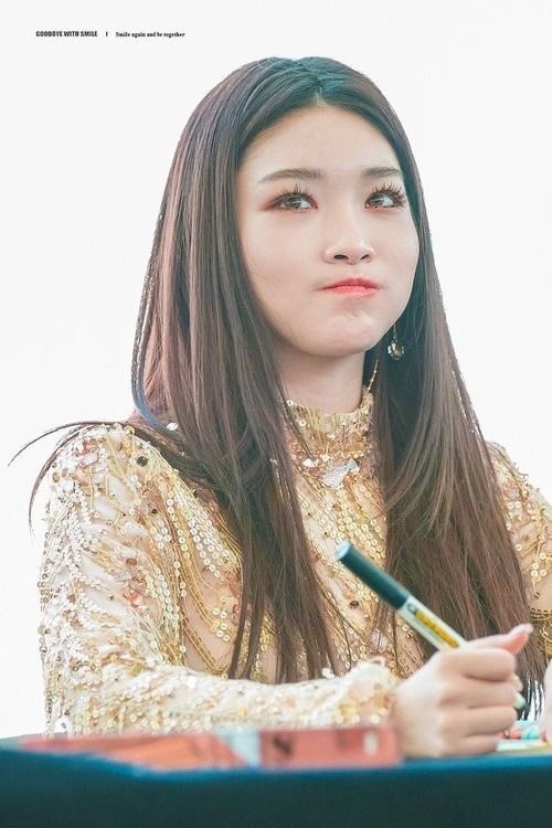 ChunghaThis isn’t technically me disliking Chungha but there was a point in time where the only thing coming up on my feed was something abt her and it got old real fast. Then I had to see what all the hype was about for myself and my life was changed forever, Stan Chungha