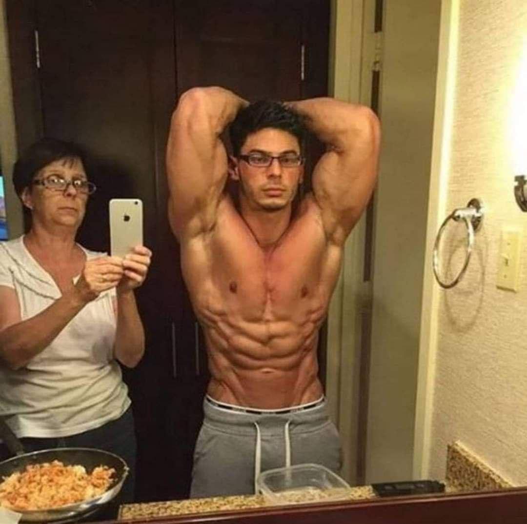 RayAgua1031's tweet image. #OnceThingsGetBackToNormal My mom wants me to join Zoosk, thinks it&apos;s time that I start dating. This is will be my profile pic. What do you think?