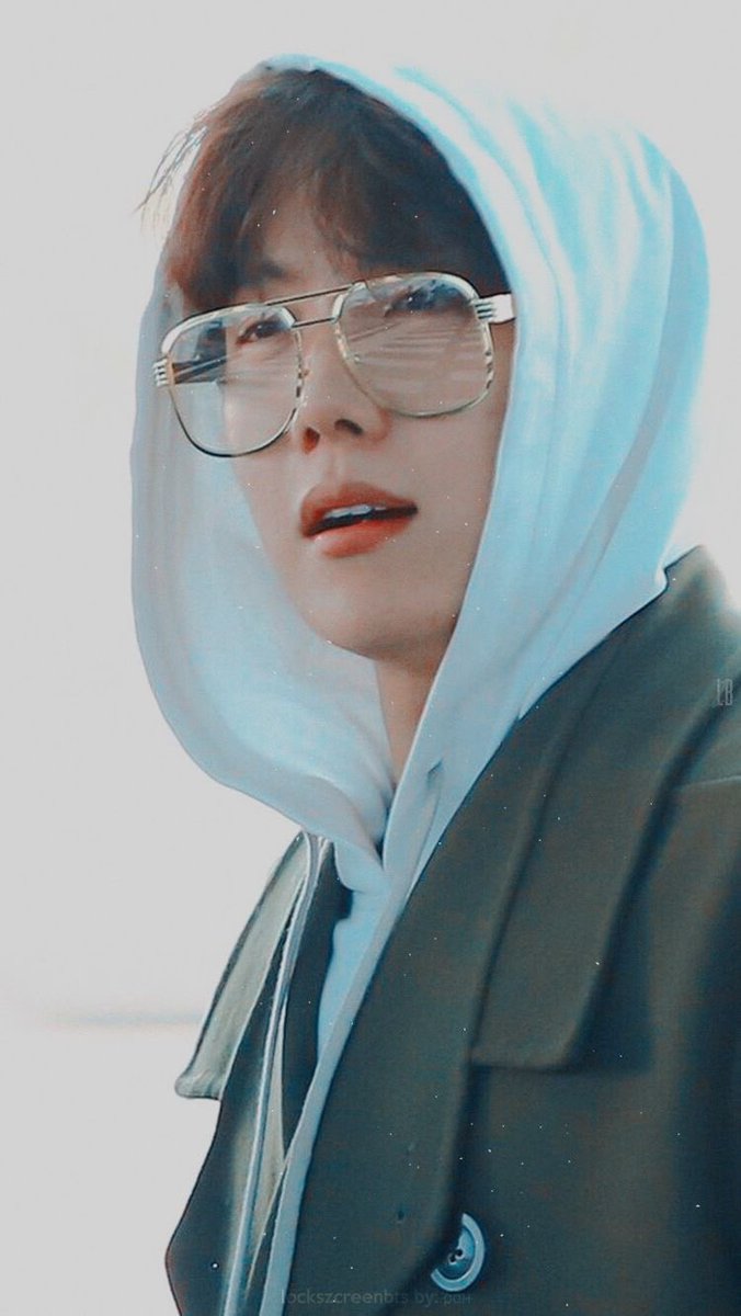 Hoseok wearing glasses: A very necessary thread