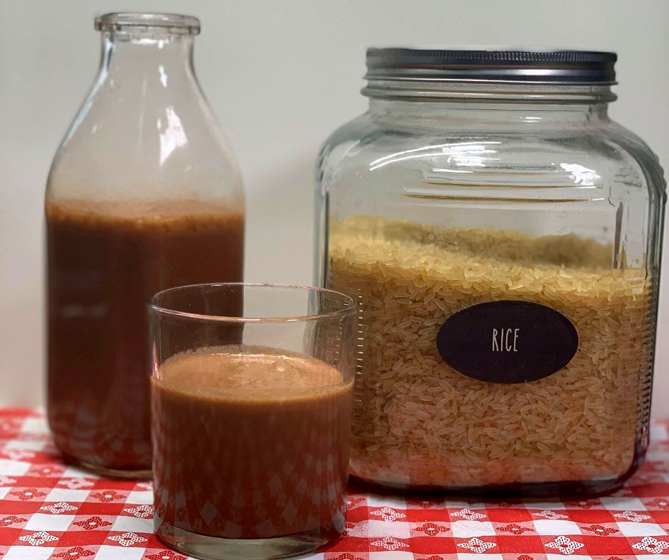 NoreensKitchen's tweet image. When we asked in our oat milk video if you wanted to see how to make rice milk the response was overwhelmingly YES!  So today I present how to make rice milk at home and even make a chocolaty coconutty treat! WATCH: bit.ly/2RPQEc7 #ShelfCooking #FoodStorage #RiceMilk