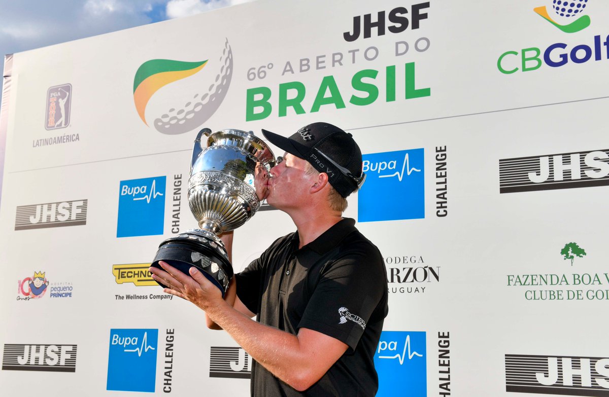 Una clase diferente de besos.

A different kind of kisses. 

😘🏆

#internationalkissday #diainternacionaldelbeso