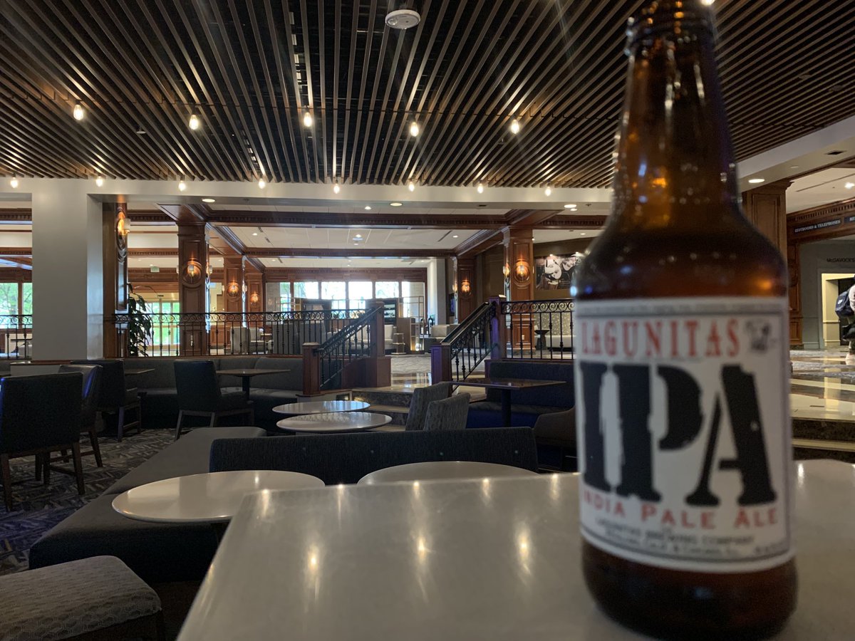 thevanmitchell's tweet image. #distancedrinking in Nashville.  #crewrest #BNA #lonely #airlines #aviation #sheraton #pilotlife
