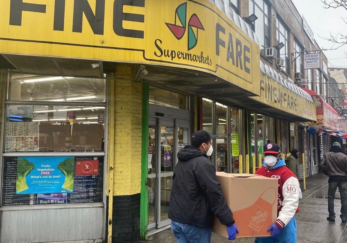 NSAGLOBAL's tweet photo. thank you to @jamaaltbailey @CarlHeastie for delivering food to essential workers at one of our nsa stores in the Bronx!!This is the kind of love that our stores need, thank you for remembering us! 

#ThankYouFrontline
#COVID2019
#Nsastrong
#nsacares
#EssentialWorkers https://t.co/51iQySy4CU