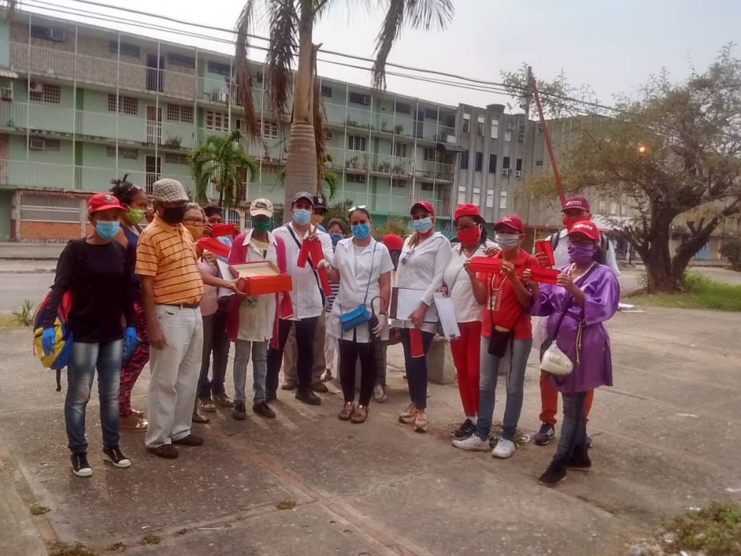 UBCH, ANTONIO SANDOVAL, BRIGADA BARRIO DENTRO, AGRADECIERON EL APOYO BRINDADO POR EL INCES @cfsrafaelurdanNet1 EL <a href="/Alemarvez10/">Alejandro Marvez</a>  COMANDO PARROQUIAL DEL PARTIDO POR EL APORTE DE LOS MATERIALES PARA ELABORAR TAPABOCAS PARA LA COMUNIDAD <a href="/NicolasMaduro/">Nicolás Maduro</a> <a href="/WuikelmanAngelP/">Wuikelman Angel P.</a>