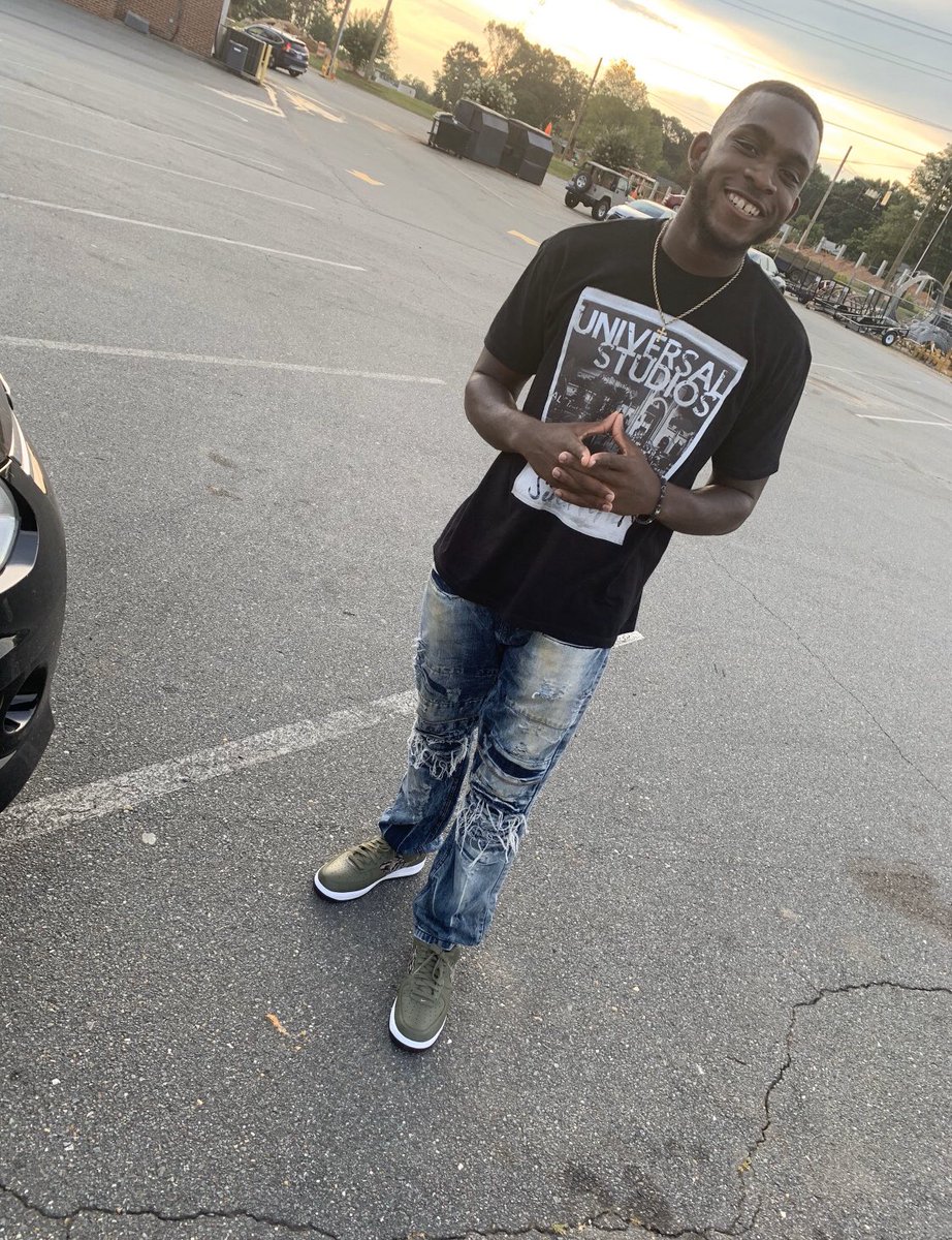 Senior Spotlight: Noah Leak, Future U.S. Navy Sailor Aviation Technician! WHS is proud of you, Noah! #WHSSeniors2020 🎓 🐺 🐾