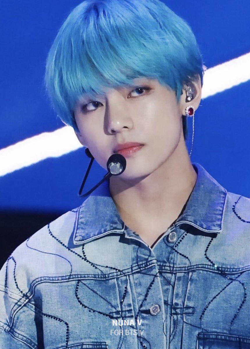 Taehyung as Bonnie~ both lowkey weird but in a good way, blue is their color