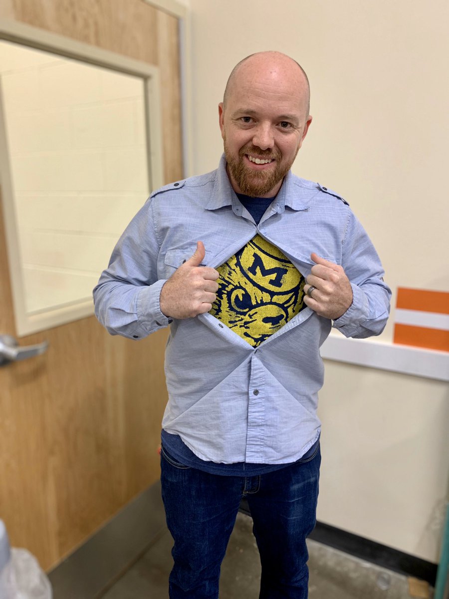 Dbates1023's tweet image. Had some fun today for favorite college team spirit day. Channeling my inner Clark Kent. GO BLUE!! #MWSpringSpiritWeek  #GOBLUE @THDWoodhaven