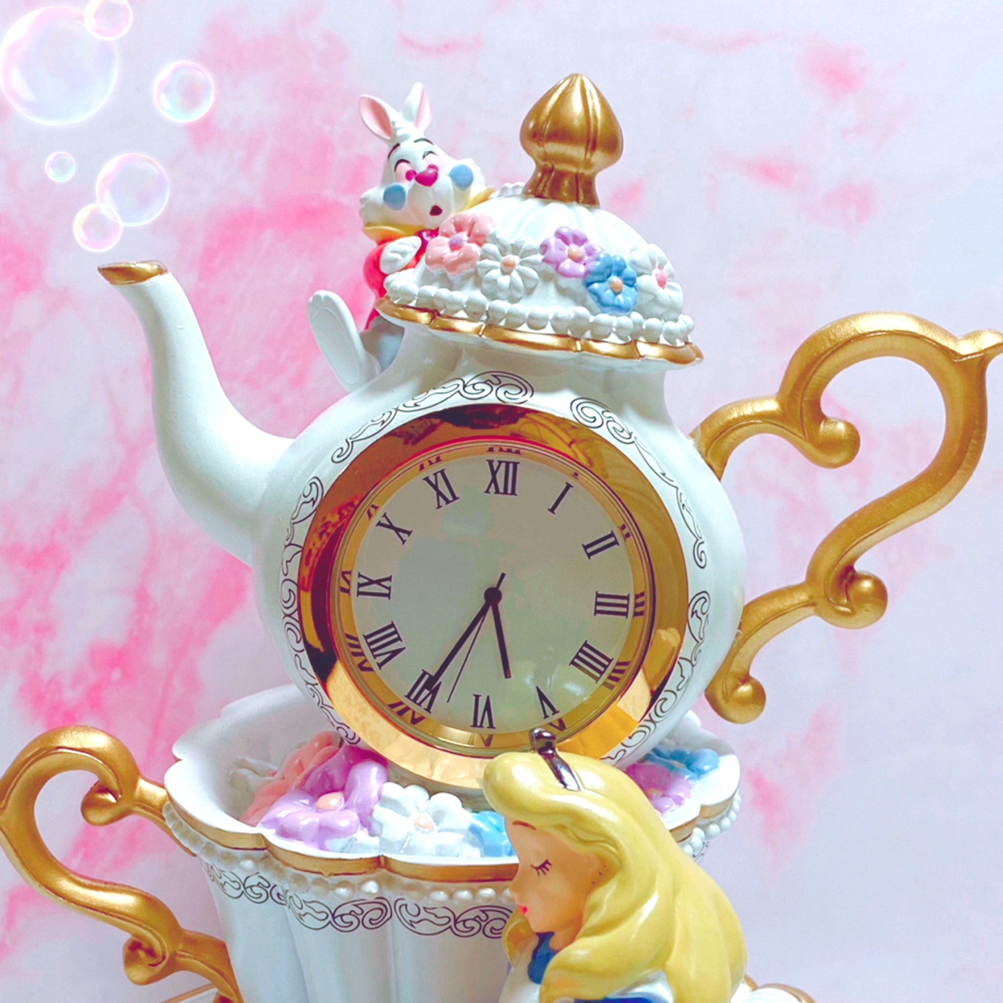 チェルシー ストアのsleep Dayシリーズ アリスの時計 購入したのは2月 もはやフィギュア デザイン最高 豪華過ぎる ずっと見ていられる ディズニーストア