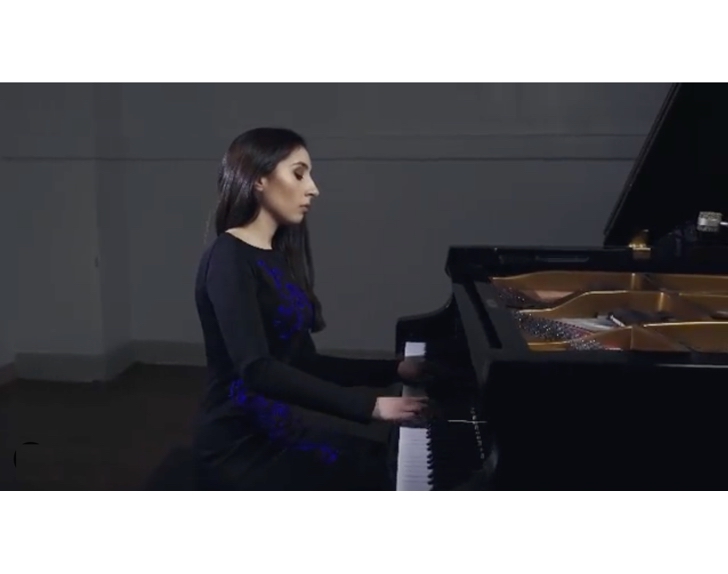 Award-winning #concert #pianist and #sohomusemember Maryam Raya gives us a taste Chopin's Nocturne. #classical #music #chopin #piano #concerto @TheMaryamRaya #dream #inspire #create #wearesohomuse