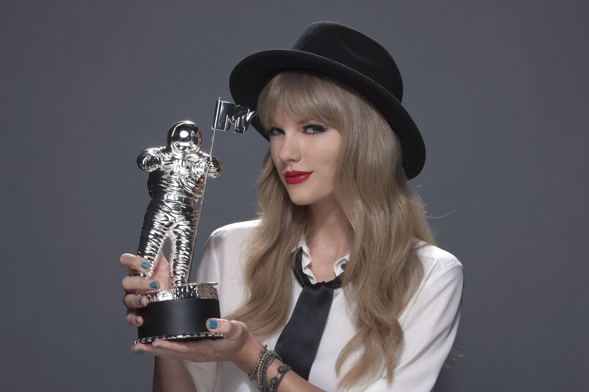11. VMAs Awards portraits (2012)