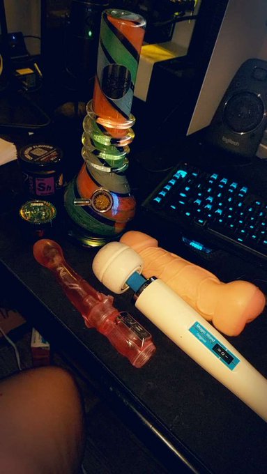 Everything a girl needs ❤️ https://t.co/aMzOiYrJKl