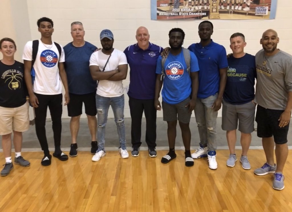 brentlinger11's tweet photo. Blessed to have learned under and with some Great Leaders/Mentors/Champions/Fathers/Brothers over my so far young career. There will be multiple HOFs that these guys will be included in one day. #MaleMemoryMonday https://t.co/GxpMdoBp1I