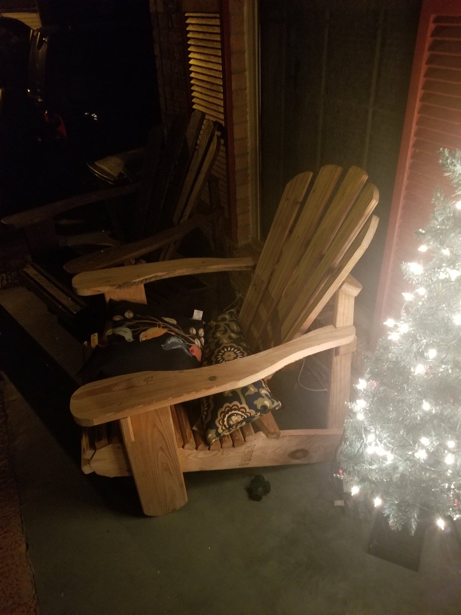 DanaSim60748885's tweet photo. My favorite reading spot...#letsflamingle #kcsdstrong https://t.co/PFXPZu6Cz1