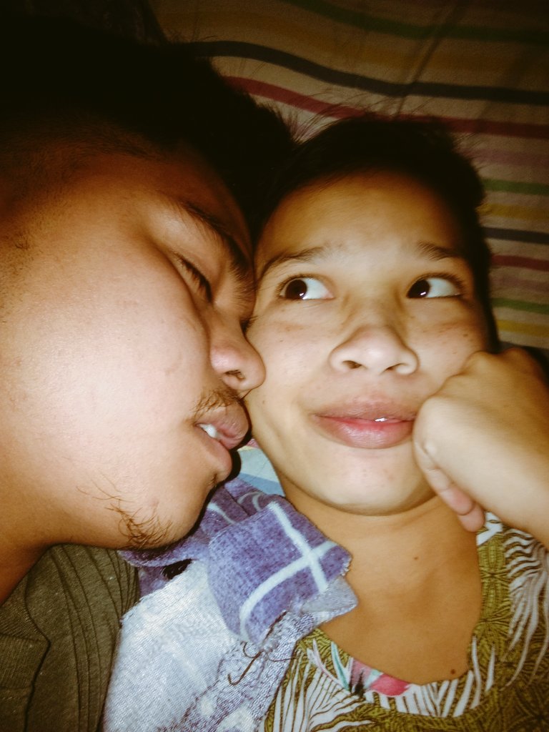 ZachDick69's tweet photo. COVID-19 ka lang. RELATIONSHIP-11 kami. 😜😊 https://t.co/KcoDnD1te6
