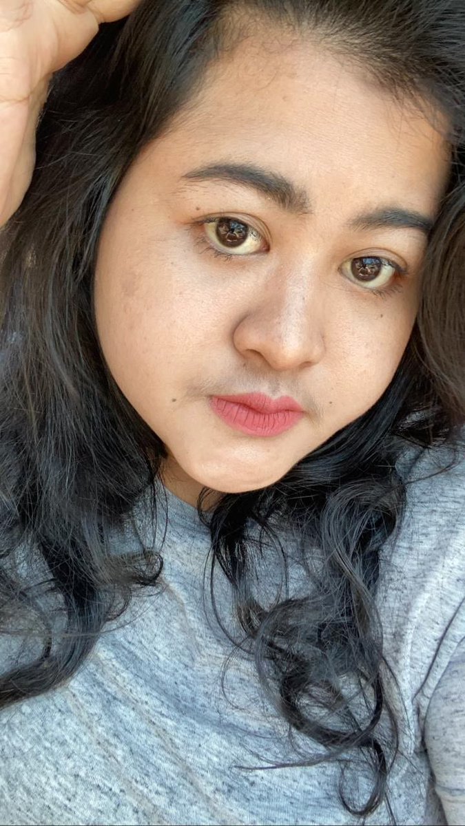 Ada yang berkilau tapi bukan cahaya🤭