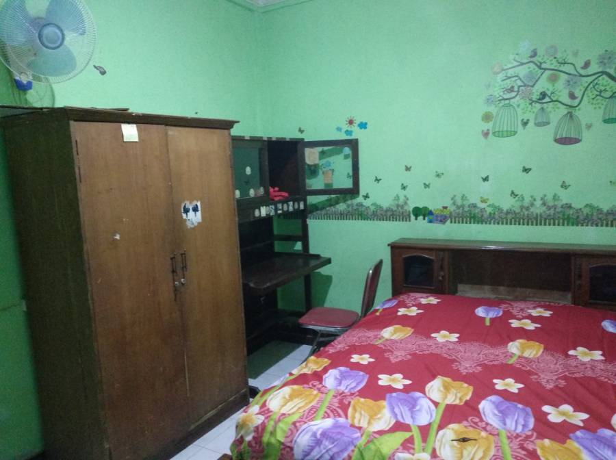 Kost untuk single dan pasutri di Kalijudan, dekat kampus Unair, Universitas Muhammadiyah, rumah sakit dan mall. Fasilitas: free wifi, bed ukuran 160, kipas angin, kompor, parkir motor kost.co/34504 #sewakost #kostsurabaya
