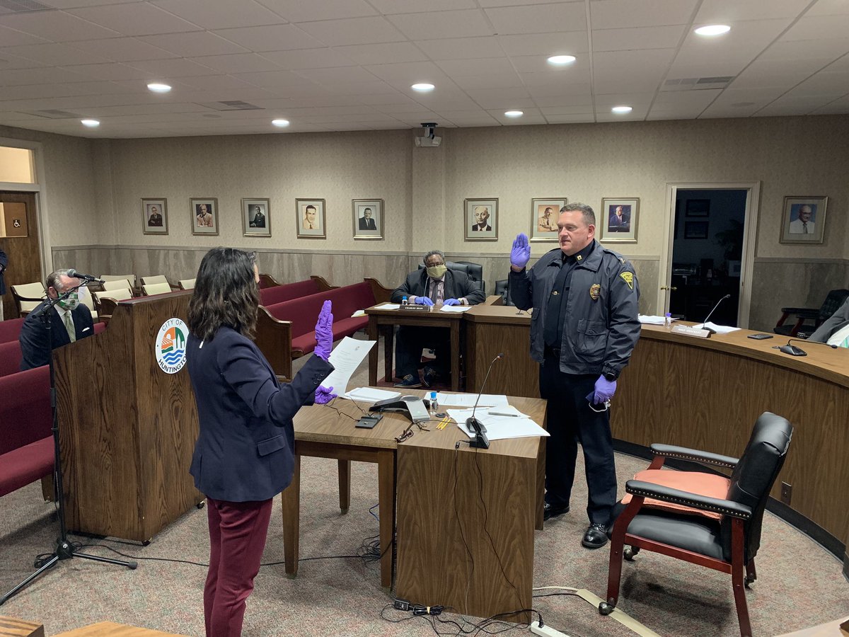 huntingtoncity's tweet photo. Congratulations to Police Chief Ray Cornwell! @huntingtonmayor appointed him to become the permanent chief last week. The appointment was unanimously confirmed by City Council members this evening, and Cornwell was immediately sworn in. https://t.co/bWhusDwZE6