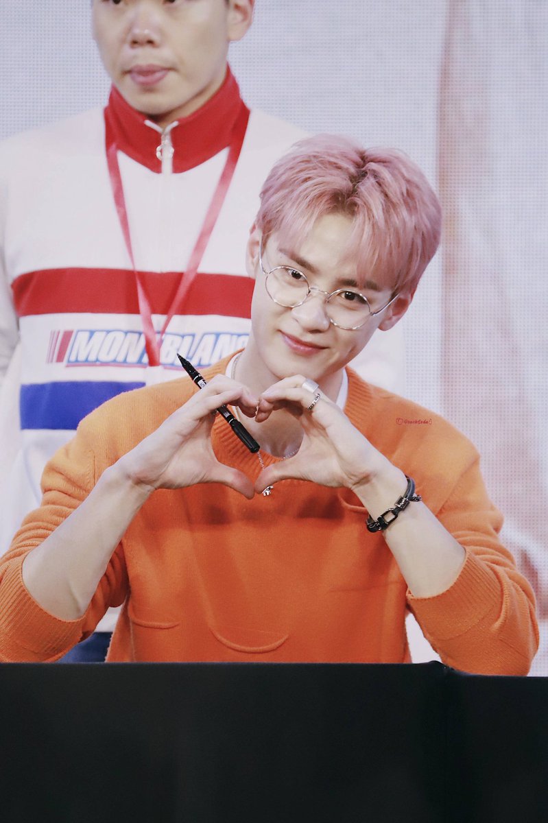 Hello. Since most of us have weibo & ig, I hope we can spread positivity to Kun's instagram, supertalk & his weibo pf, since he visits them all. This is a thread of encouraging words we can comment to Kun's posts & supertalk, which also came from other fans~
